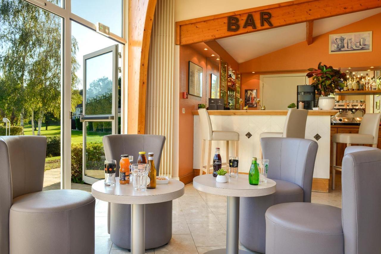 Logis Hotel Val De Vienne Le Vigeant Exterior photo